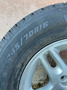 Predám koleso 245/70 R16 - 5