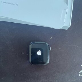 Apple Watch SE 44MM - 5