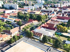 PREDAJ  Dom v centre Hlohovca na bývanie alebo na podnikanie - 5