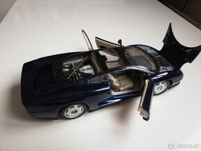 1:18 JAGUAR XJ220 Maisto - 5