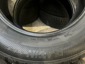 225/65R17 102V - 5