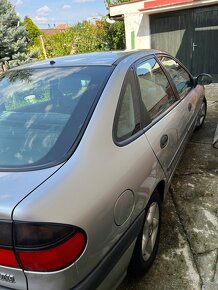 Renault Laguna 1,8 RT - 5