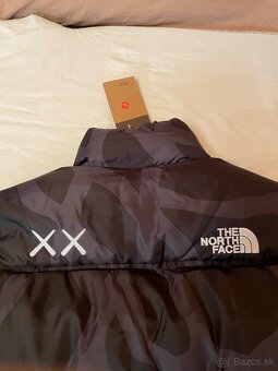 Zimná bunda Northface x Kaws - 5