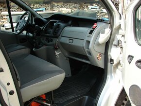 Opel Vivaro. - 5