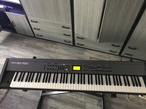 Roland RD700 s profi transportným kufrom - 5