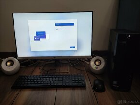 Počítač Acer Aspire, monitor HP - 5