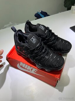 NIKE AIR VAPORMAX - 5