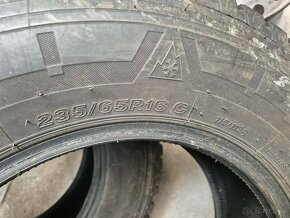 235/65 r16C zimné 2 ks BRIDGESTONE dezén 7,8 mm - 5