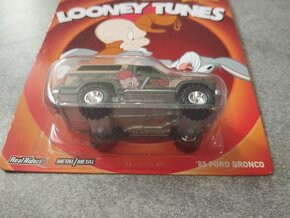 Predám sadu modelov Hotwheels LOONEY TUNES 2013 - 5