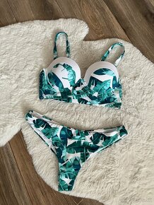 Plavky/bikini s tropickým vzorom - 5
