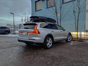 Volvo V60 Cross Country B4 145kW AT8 AWD Pro, v záruke - 5