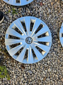 VW VOLKSWAGEN Puklice / Kryty kolies R15 5G0601147 - 5