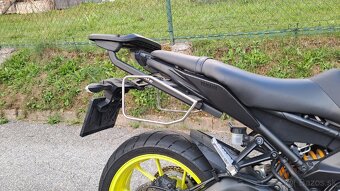 Yamaha MT09 - 5