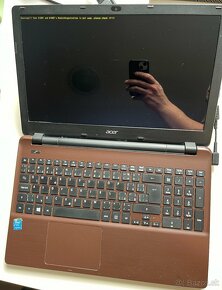 Diely z notebooku Acer Aspire E5-511 - 5