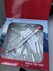 Model Airbus A330-300 Edelweiss Air 1:200 - 5