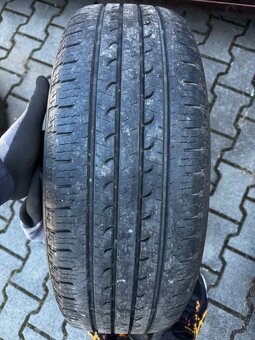 Goodyear Efficientgrip SUV 4x4 225/65/17 - 5