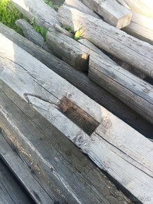 Staré drevo s krovu ,hranoly, trámy - 5