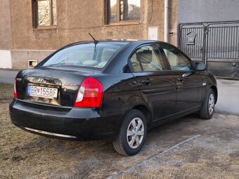 Hyundai Accent - 5