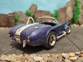 Prodám model 1:18 Shelby cobra 427 s/c - 5