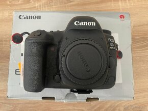 Canon 5D Mark IV - 5