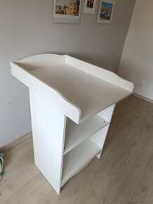 Prebalovaci pult + postielka IKea - 5