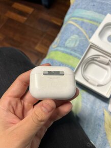 AirPods Pro 2 lightning port - 5