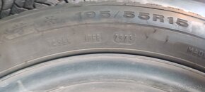 Predám plechové disky + zimné gumy 5x100 195/55 r15 - 5