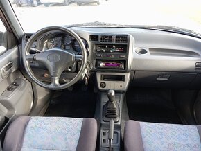 Toyota RAV4 2.0i 4x4 - 5