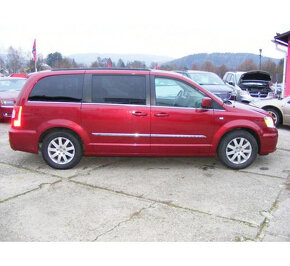 Prodám Chrysler Town Country - 5