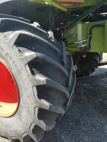 Predám kombajn CLAAS Lexion 670 + žací stôl V750+prepravník - 5