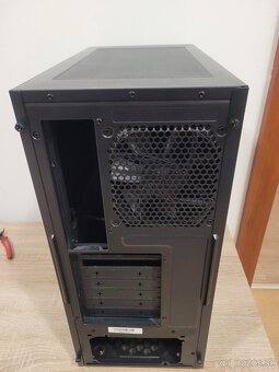 Predám skrinku COOLERMASTER MasterBox MB600L V2 - 5