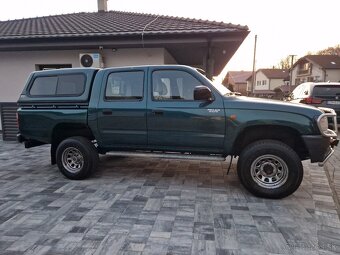 Toyota Hilux 2.4 TD Double Cab 4x4 - 5