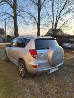 T0Y0TA RAV4 2.2D 4x4 Top stav - 5