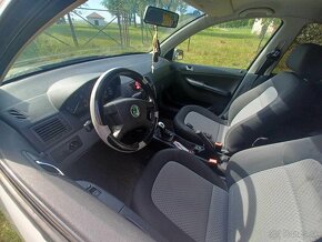 Škoda Fabia 1.2htp 40kw r.v.2004 - 5