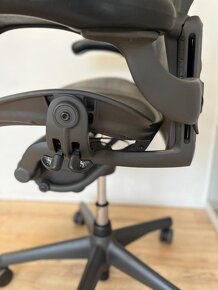 Herman Miller Aeron Full Option with lumbar support - 5