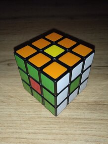 Originálna 3x3 rubiková kocka od značky Rubik's - 5