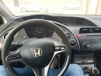 Honda Civic 1.4 i-VTEC 73kW 2009 - 5