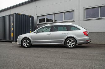 Skoda Superb Combi 2.0 TDI DSG - 5