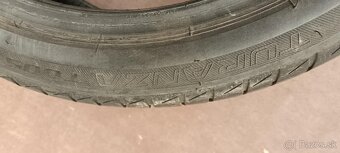 225/40 R18 92W - 5