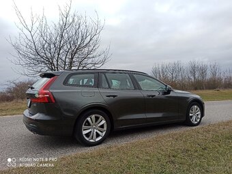 predám Volvo V60, benzín 2.0, automat, rok 2020/11 - 5