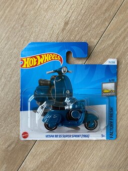 ZBIERKA HOTWHEELS - 5