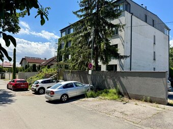 KOŠICKÁ NOVÁ VES - 4 IZBOVÝ  BYT 90 M2,  TERASA 20 M2, PREDZ - 5