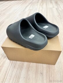 Adidas Yeezy Slide Dark Onyx veľ.37 - 5