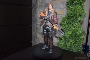 Resident Evil Leon Kennedy - 5