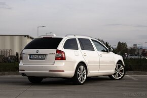 Škoda Octavia Combi 2.0 TDI RS DSG - 5