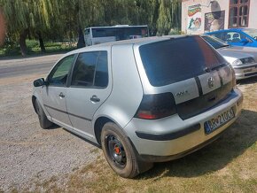 Volkswagen Golf - 5