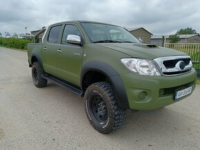 TOYOTA HILUX 3.0 D-4D A/T - 5