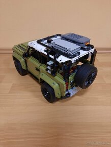 Lego Technic 42110 - Land Rover Defender - 5