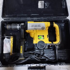 SDS Max vŕtacie kladivo DeWALT D25601 - 5