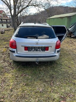 Predám na náhradné diely Peugeot 407sw - 5